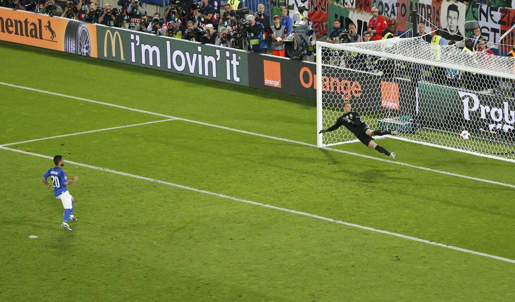 Lorenzo Insigne inaugura la serie: gol. Reuters